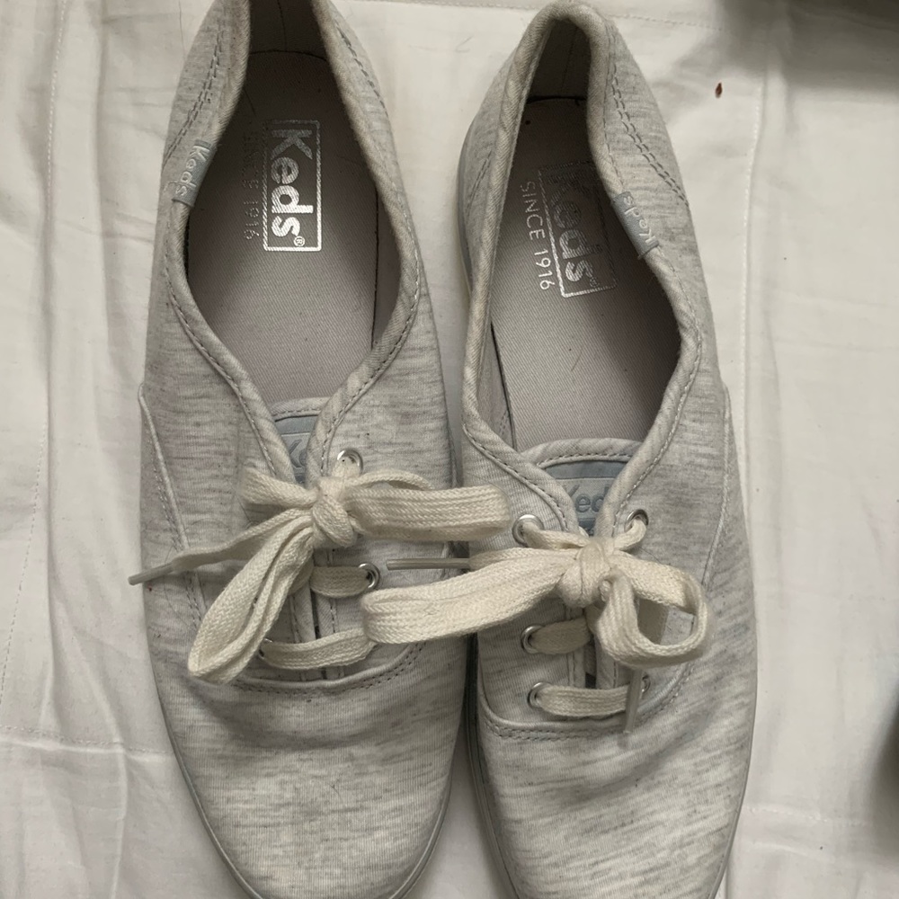 KED SHOES WOMEN SIZE 8!